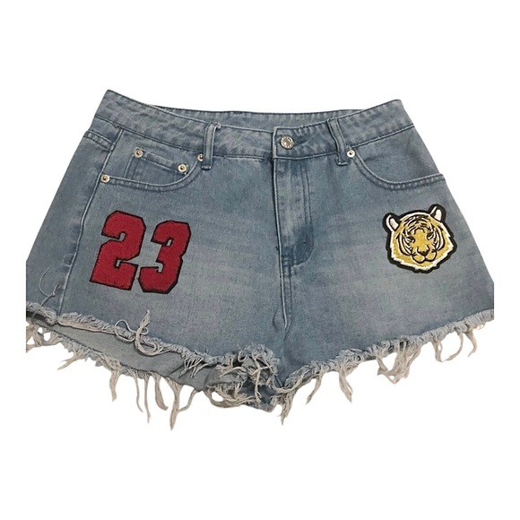 Varsity Frayed hem collegiate embroidered patch cut off jeans shorts size 9 new - Picture 1 of 8